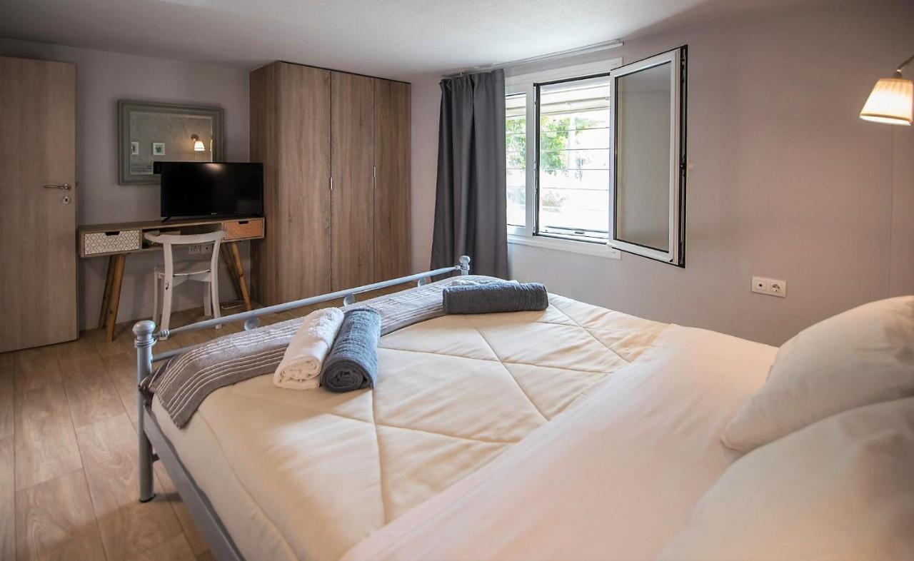 Complex Lagonissi With Swimming Pool. Apartment