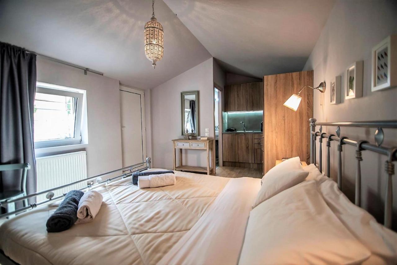 Complex Lagonissi With Swimming Pool. Apartment Lagonisi