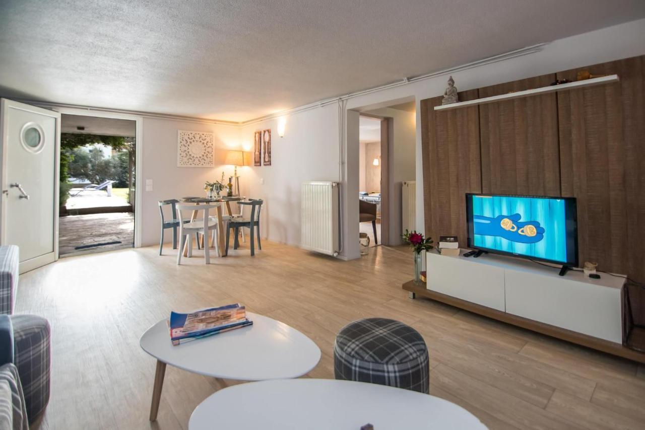 Complex Lagonissi With Swimming Pool. Lagonisi
