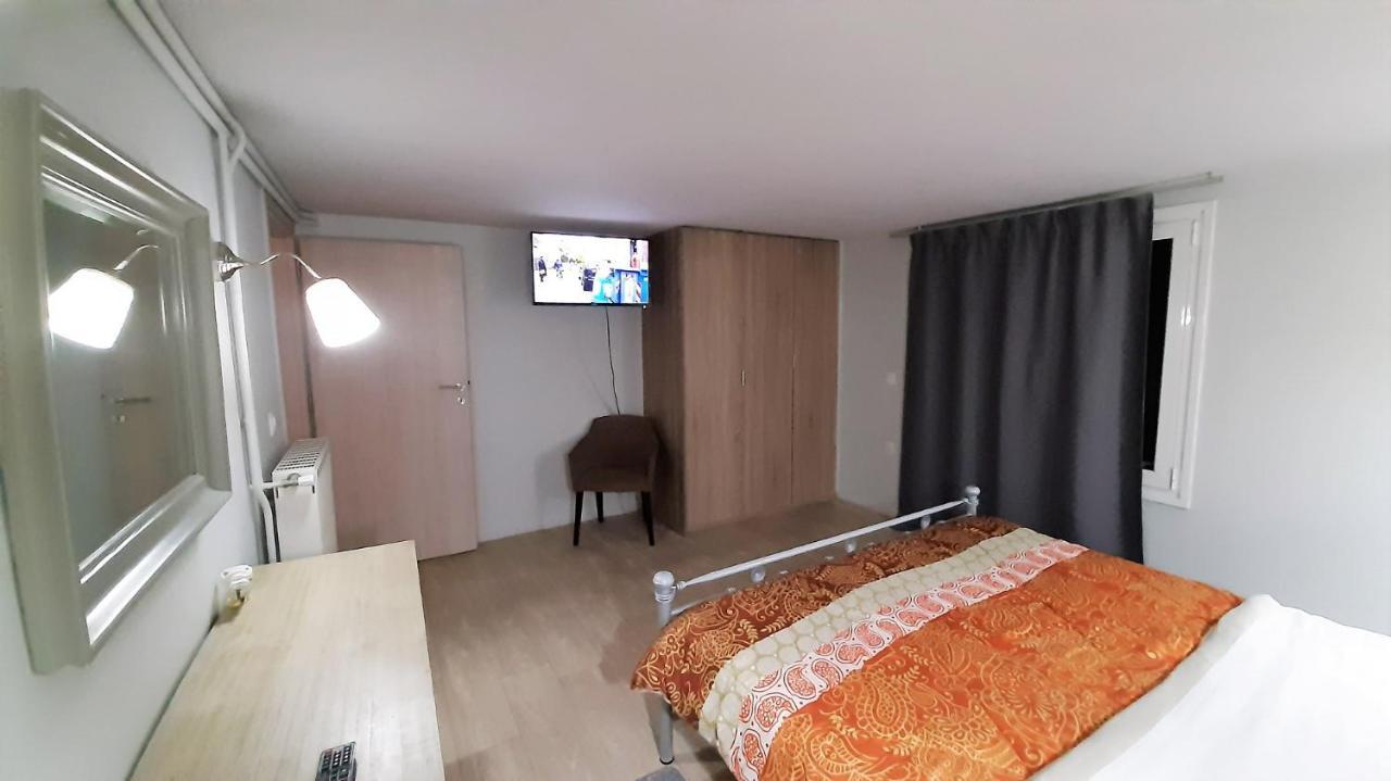 Complex Lagonissi With Swimming Pool. * Lagonisi